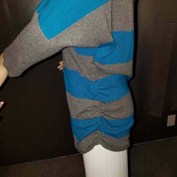 Dots blue and grey striped dolman style sweater Size L - Picture 7 of 7